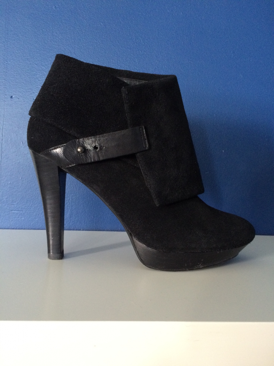 chaussure doré compensé
