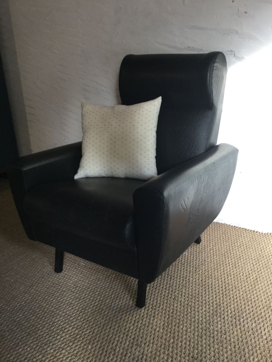 fauteuil skai noir vintage fauteuil vintage ann 233 e 60 en ska 239 noir luckyfind fauteuil skai noir vintage fauteuil vintage ann 233 e 60 en ska 239 noir luckyfind
