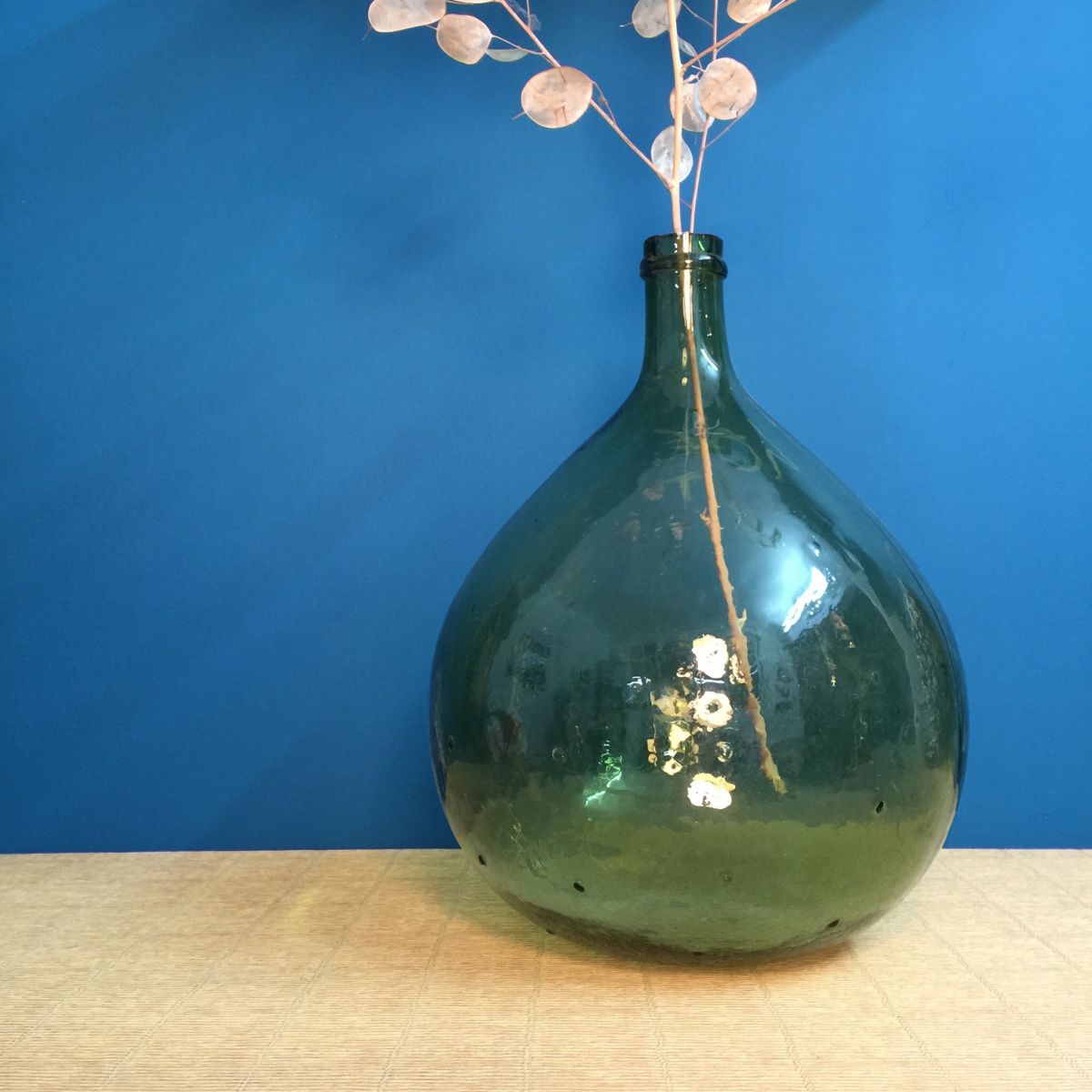 Damejeanne Luckyfind