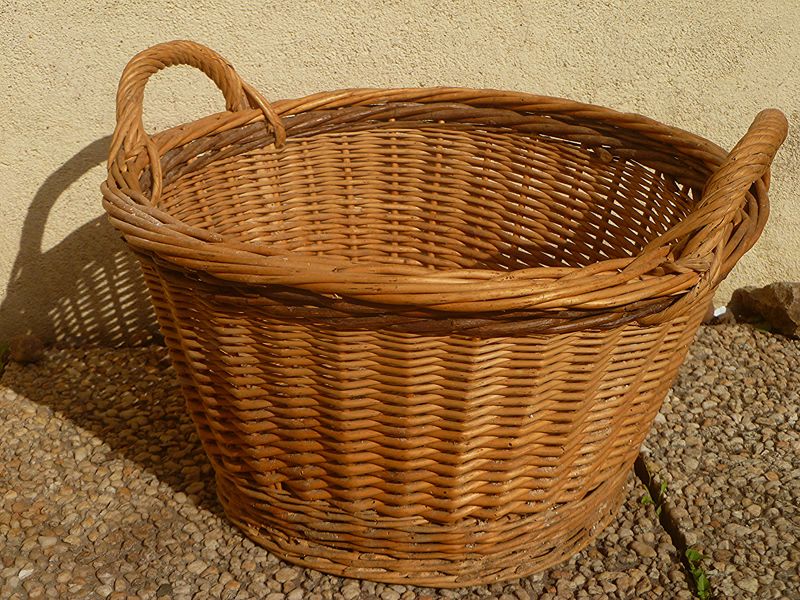 Panier en osier ancien