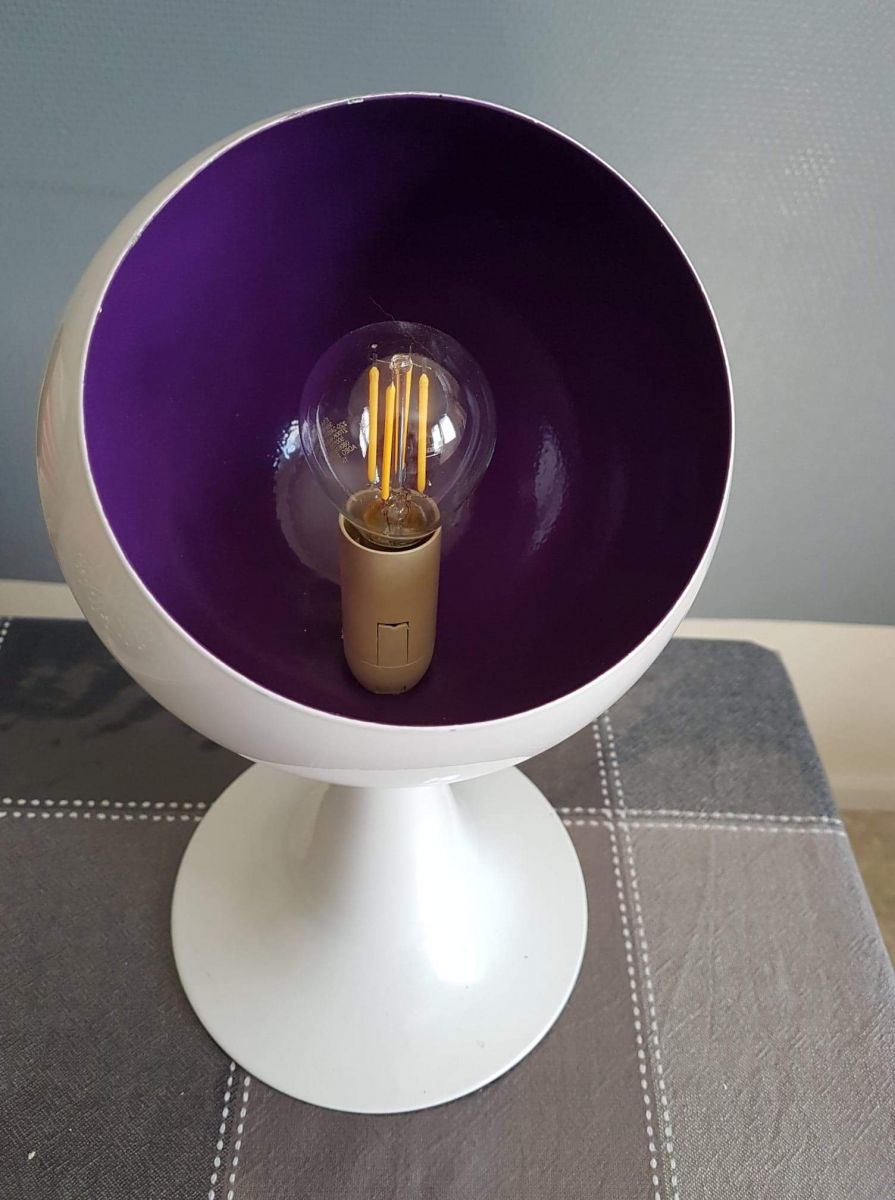 lampe pied tulipe blanche et violette tout métal années 80 – Luckyfind