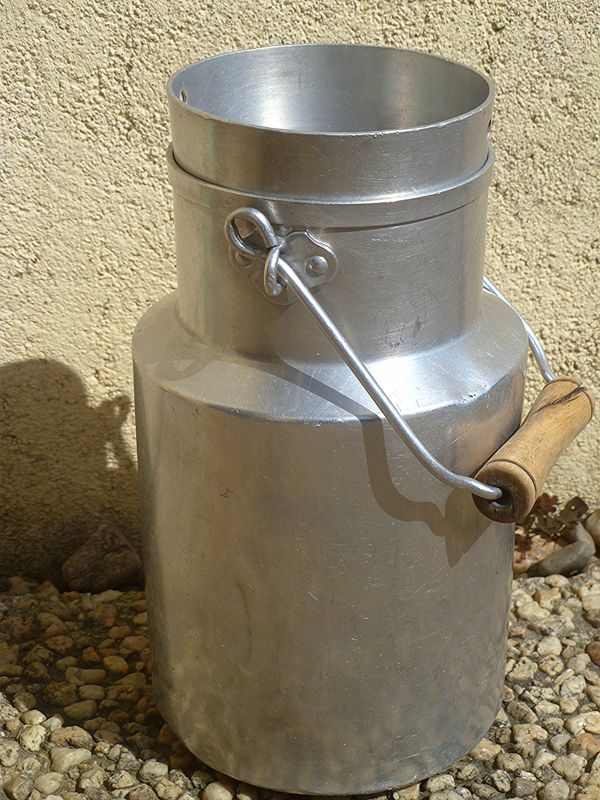 pot lait ancien en aluminium, vintage