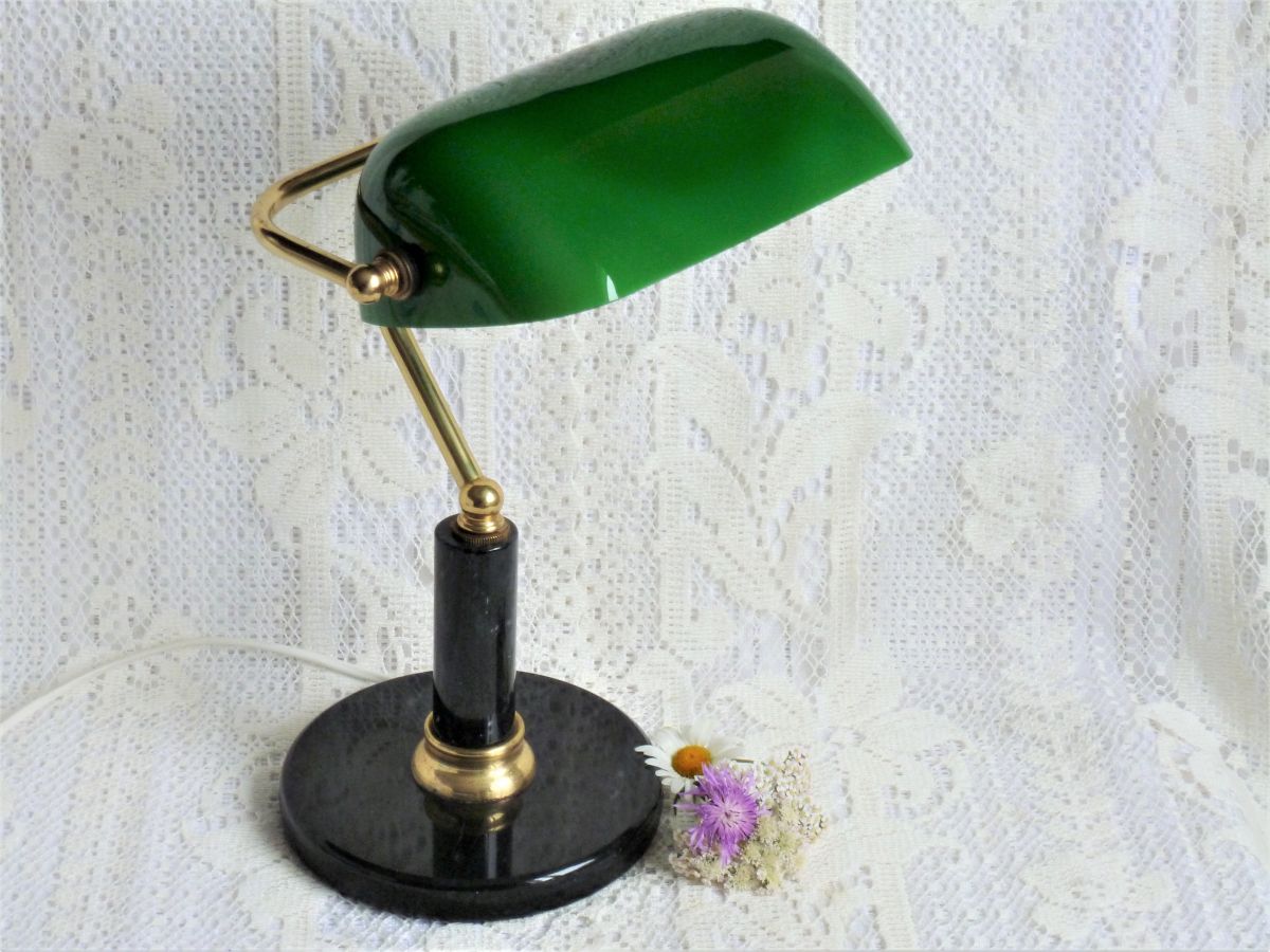 Lampe de banquier, lampe de notaire, lampe laiton et opaline – Luckyfind