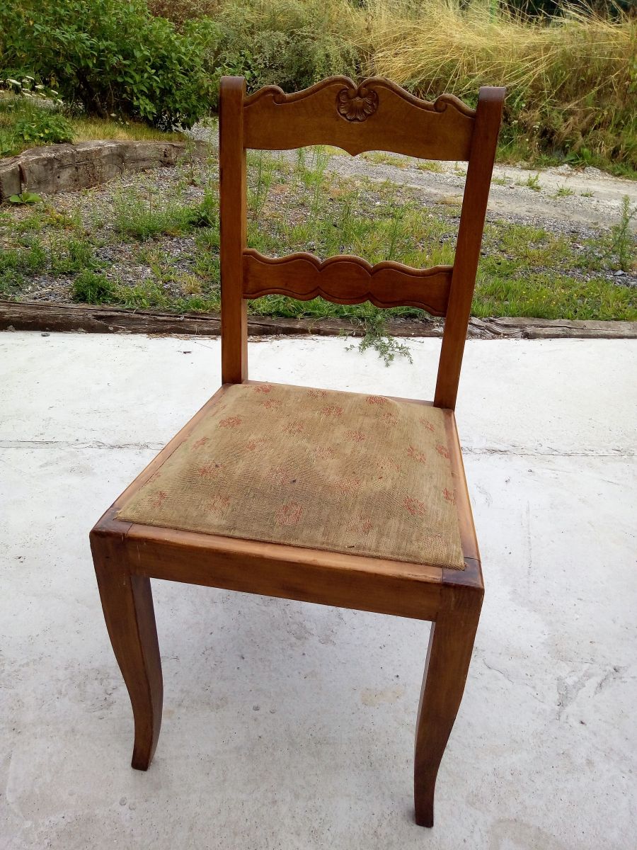 Chaise bois et tissu tapissier – Luckyfind