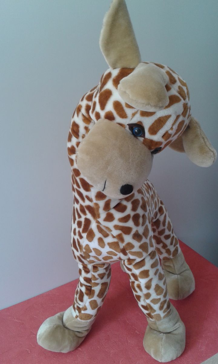 Grande girafe en peluche Luckyfind