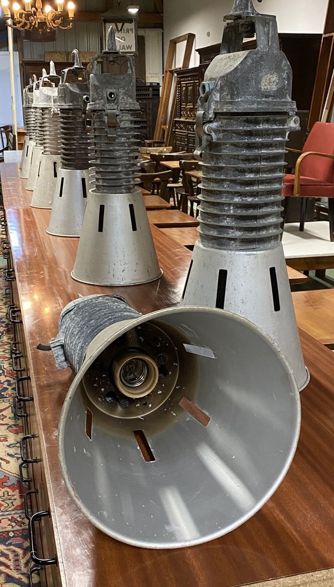 Projecteur Industriel De L Arsenal De Brest Marque Philips Luckyfind