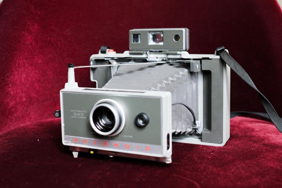 polaroid automatic 340 land camera film