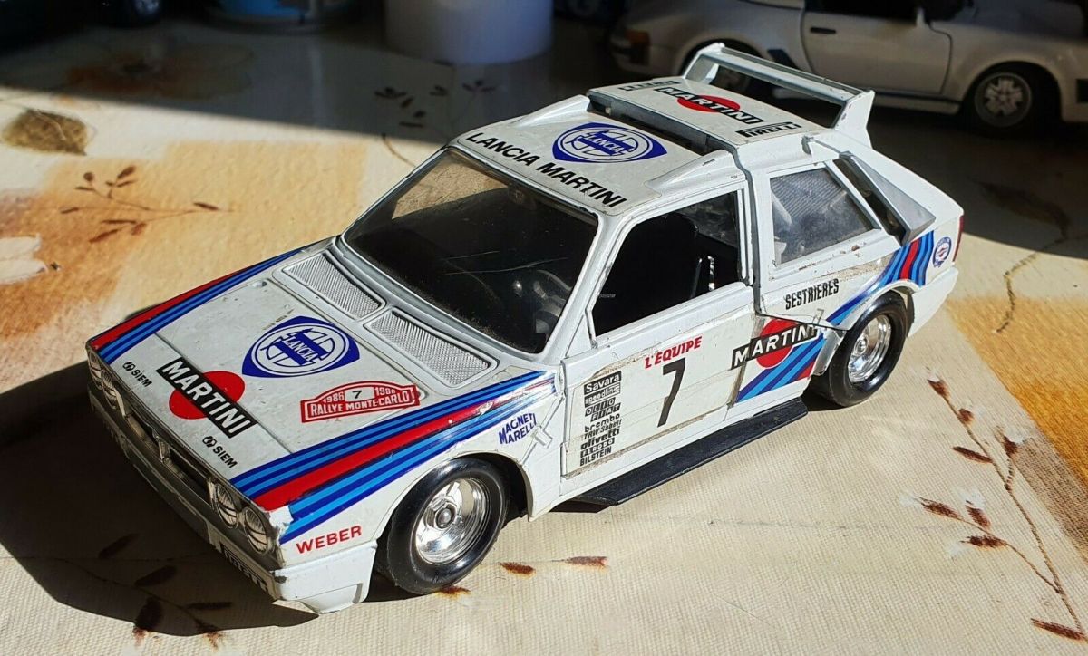 VOITURE DE COLLECTION BBURAGO LANCIA DELTA S4 MARTINI 1:24 – Luckyfind