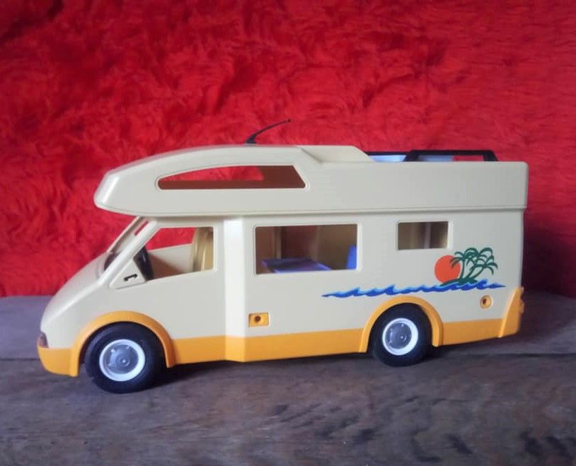 ② Camping-car Playmobil 3647 — Jouets