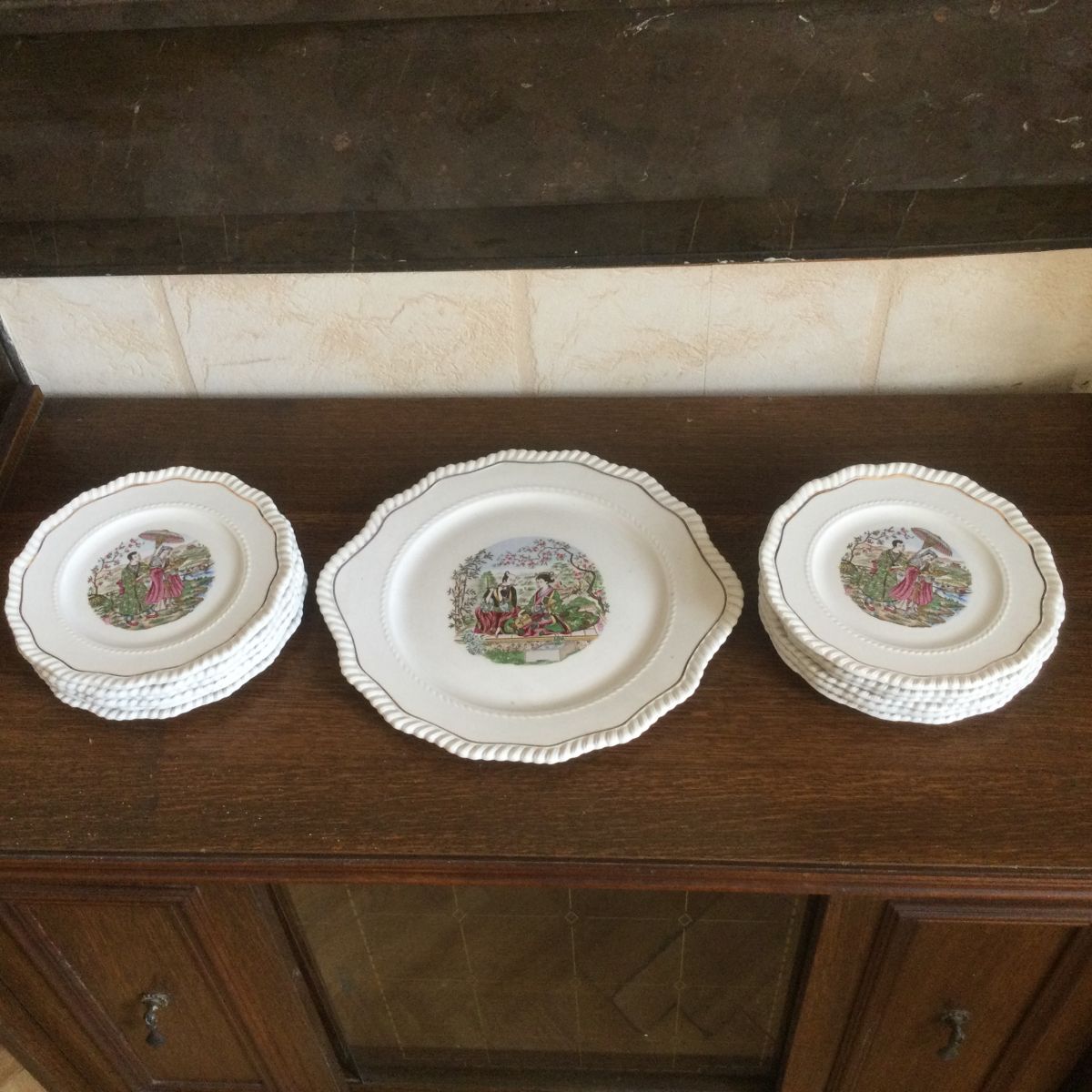 Service A Gateau Porcelaine 12 Couverts Luckyfind