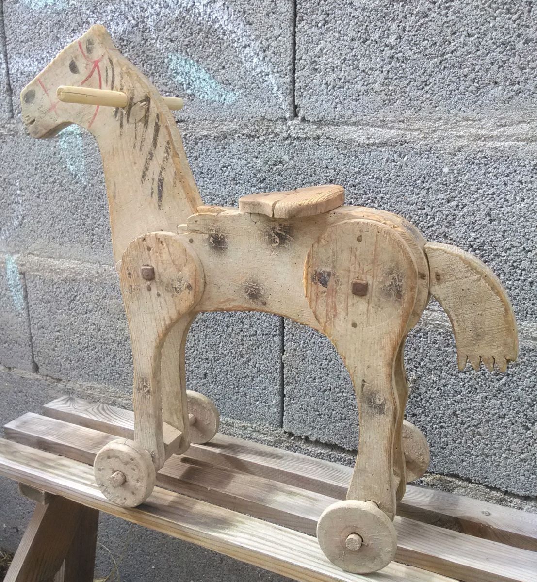 Jouet Cheval en bois - Les Louloutins