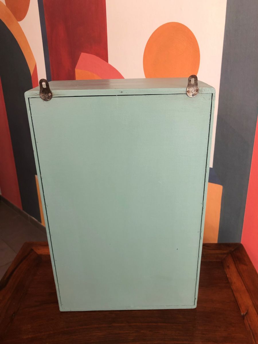 armoire à pharmacie ancienne Luckyfind