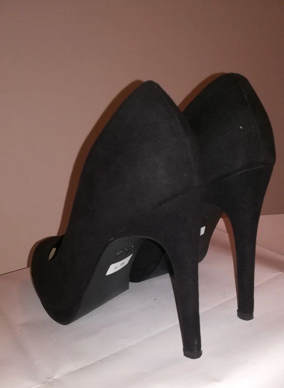 92A New LOOK jolis escarpins noirs high heels 40