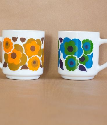 Deux mugs Lotus
