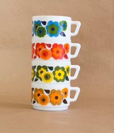 Lot 4 tasses Lotus