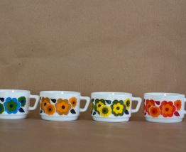 Lot 4 tasses Lotus