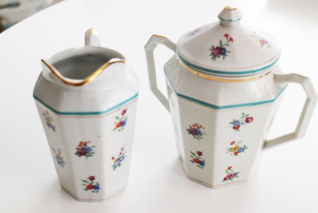 Pot à sucre et à lait petites fleurs