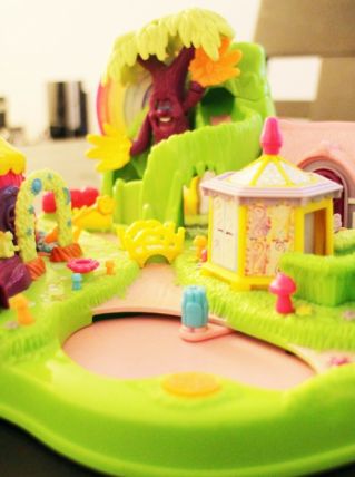 Village Polly Pocket aimanté vintage 1997