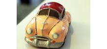 Statuette petite voiture ancienne de Cuba