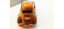 Petite voiture ancienne en bois