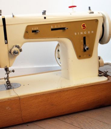 RARE Machine à coudre Singer vintage des années 1960 