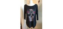 Tshirt chaud avec tete de mort.