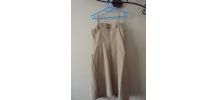 Robe beige à bretelles et à poches