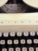 Machine à écrire Remington Monarch Deluxe des années 1970