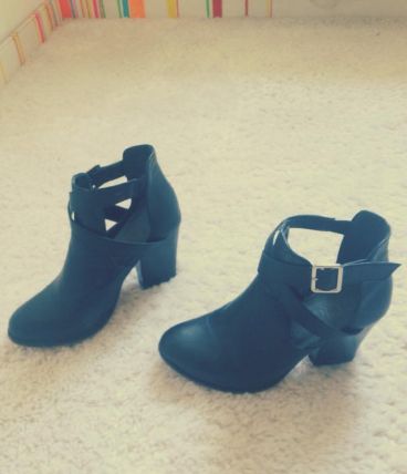 Bottines noires ajourées