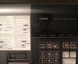 Caisse enregistreuse d'occasion Casio très peu servi