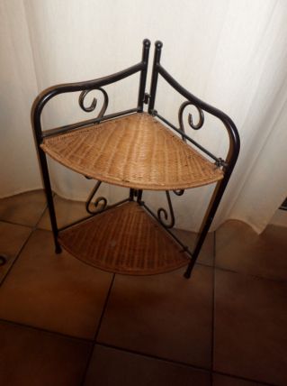Etagère d'angle en osier