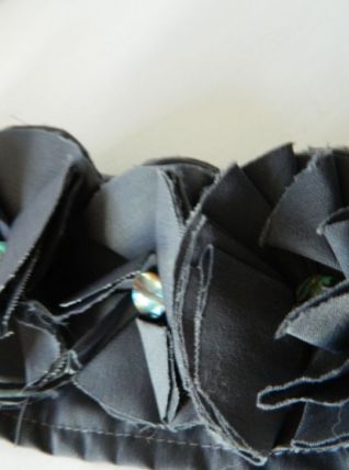 Bandeau large fleurs tissu rétro gris souris fait main