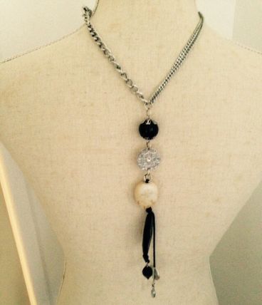 Collier sautoir de créateur