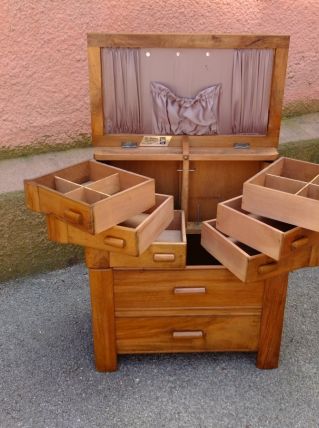 Meuble de couture