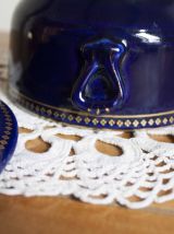 bonbonnière bleue avec liseret or