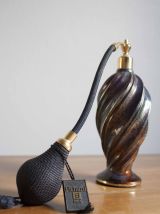 Flacon de parfum avec vaporisateur