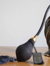 Flacon de parfum avec vaporisateur