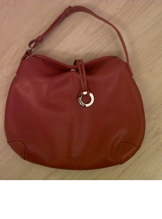 Sac à main en cuir rouge