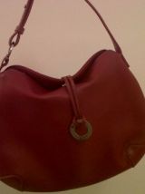 Sac à main en cuir rouge