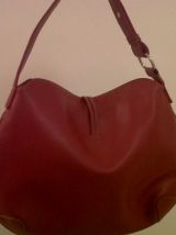 Sac à main en cuir rouge