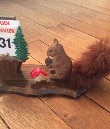 Calendrier perpétuel écureuil et champignons vintage et rétro