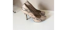 Chaussures escarpins Grise style python  