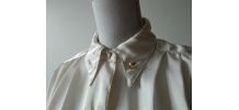 Chemise vintage satinée couleur crème à col original