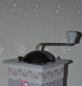 MOULIN A CAFE RELOOKE "SHABBY CHIC"