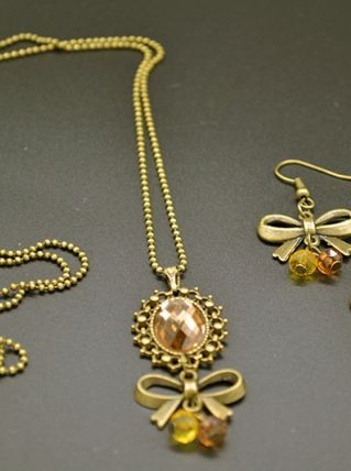 PARURE STYLE BAROQUE OCRE