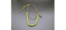 COLLIER PERLES MAGIQUES ET CHAT METALLIQUE
