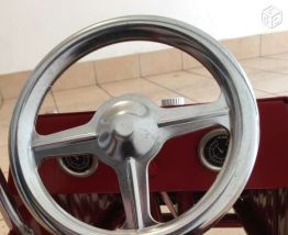 Voiture à pedales