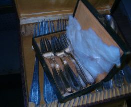 Coffrets de 40 couverts en métal argenté - TBE