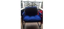 fauteuil design bleu klein et métal noir