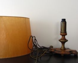 LAMPE A POSER DE FACTURE CLASSIQUE